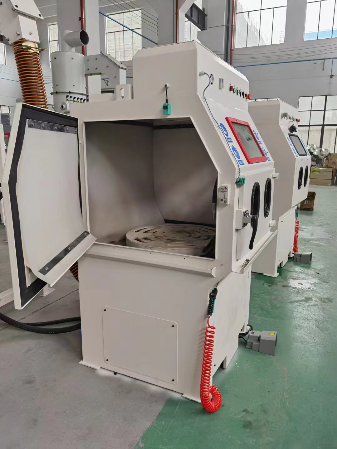 昭通移动式抛丸机的工作原理?